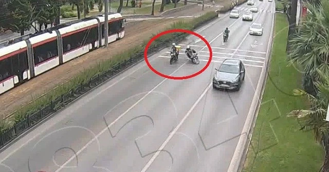 Sohbet ederken kaza yaptılar!