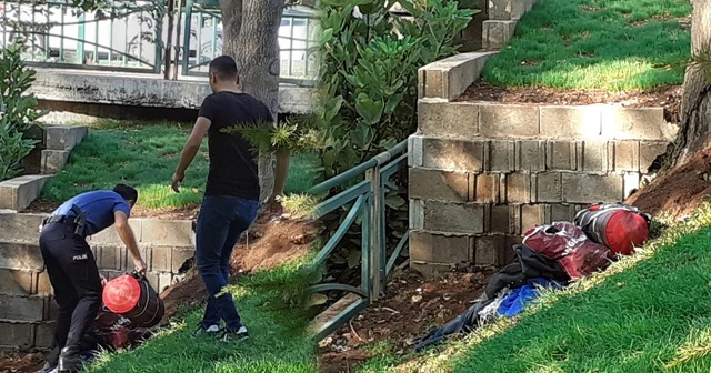 Şüpheli çantalardan kıyafet çıktı