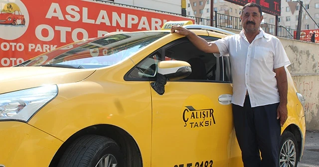 Taksisinde unutulan 87 bin lirayı sahibine teslim etti