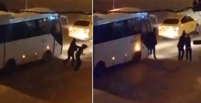 Taksisinin aynasını kıran kadını tekme tokat dövdü