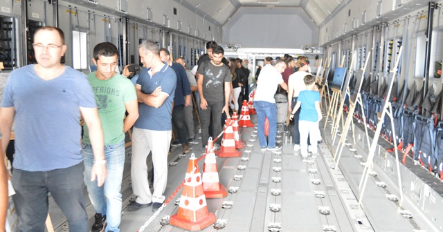 TEKNOFEST&#039;te Airbus A400M uçağı için vatandaşlar kuyruğa girdi
