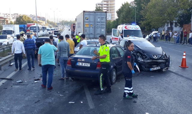 TEM'de zincirleme kaza, yaralılar var