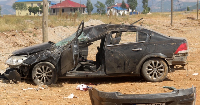 Tunceli&#039;de trafik kazası: 1 ölü, 4 yaralı