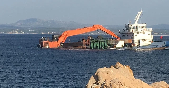 Türk gemisi Bozcaada açıklarında su aldığını rapor etti