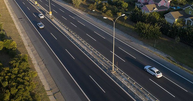 Tuzla TEM Otoyolu&#039;nda köprü çalışması nedeniyle şerit daraltılacak