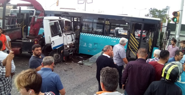 Ümraniye&#039;de kaza: 9 kişi yaralandı