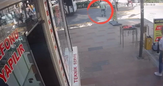 Yaşlı adam ezildi kimse fark etmedi!
