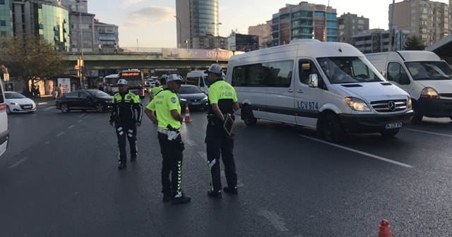 Yeni eğitim ve öğretim yılında trafik polisleri okul servislerine denetim yaptı