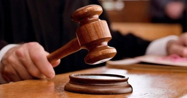 "Sen ne biçim doktorsun" hakaret sayılmadı