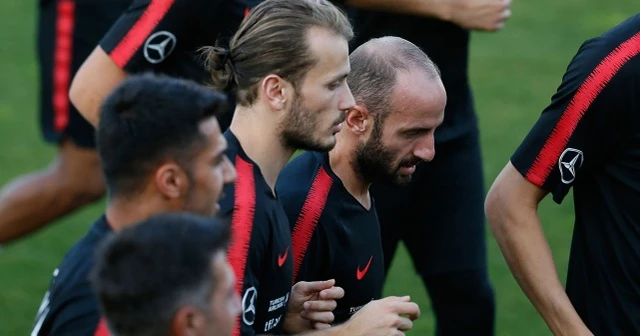 Abdulkadir Parmak ve Efecan Karaca aday kadrodan çıkarıldı