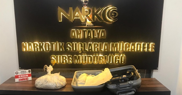Antalya Havalimanı’nda uyuşturucu madde yakalandı