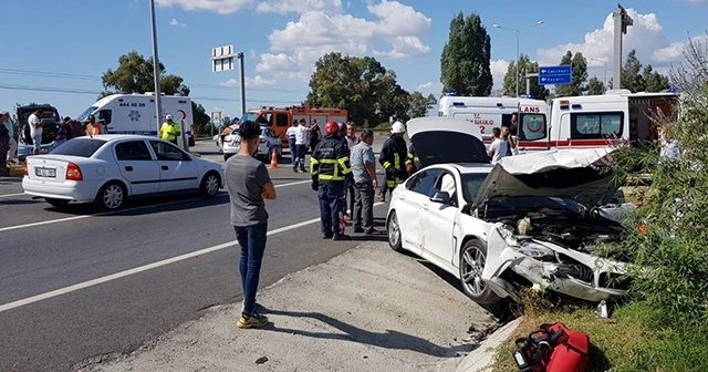 Araçlar birbirine girdi, karayolu savaş alanına döndü