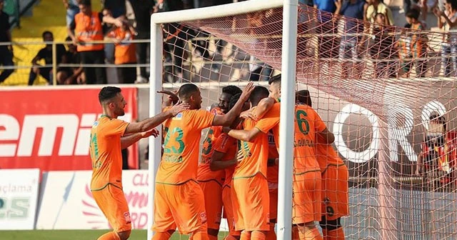 Aytemiz Alanyaspor liderliğini sürdürdü