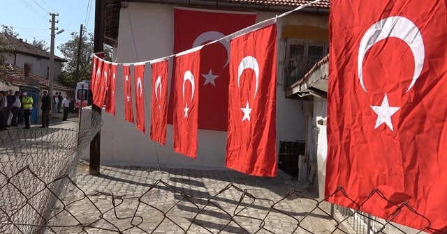Barış Pınarı Harekatı şehidi Üsteğmen Bozbıyık'ın acı haberi baba ocağına ulaştı