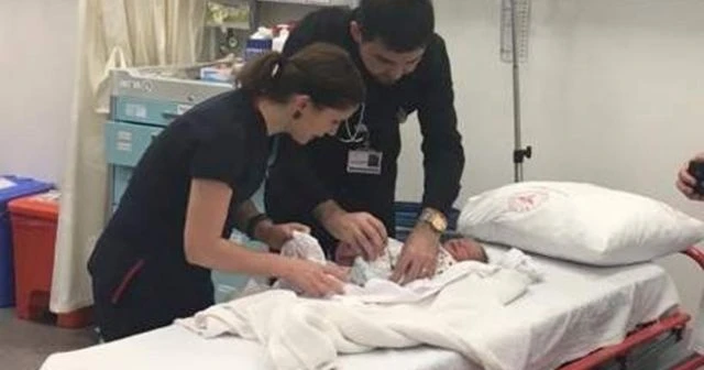 Bebeğini çöpün kenarına terk eden anne yakalandı