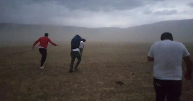 Bitlis'te korkutan fırtına