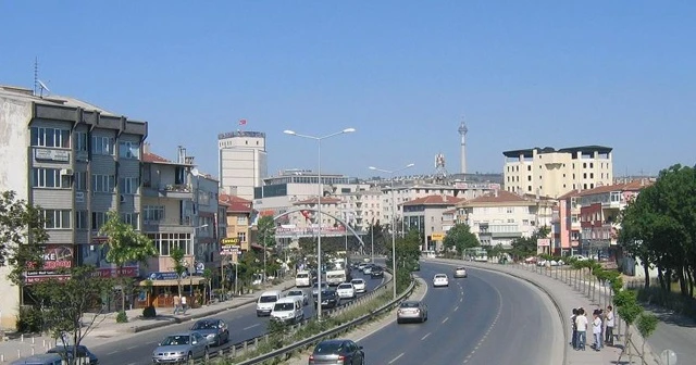 Büyükçekmece'de risk taşıyan binaların yıkımına başlandı