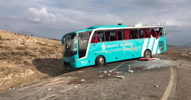 Çankırı&#039;da cenazeye gidenleri taşıyan otobüs devrildi: 34 yaralı