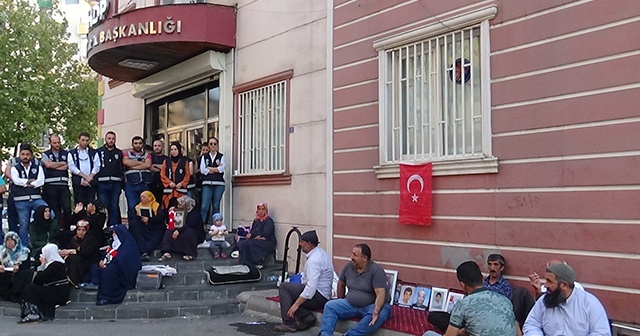 Diyarbakır’da aileler harekata destek verdi!