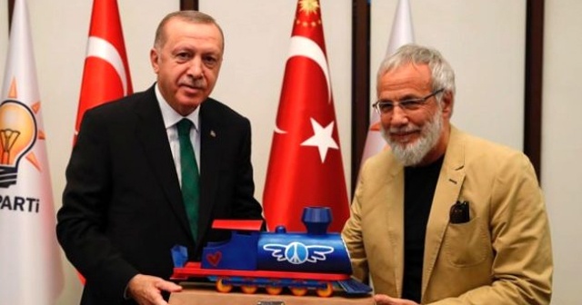 Dünyaca ünlü sanatçıdan Cumhurbaşkanı Erdoğan&#039;a hediye
