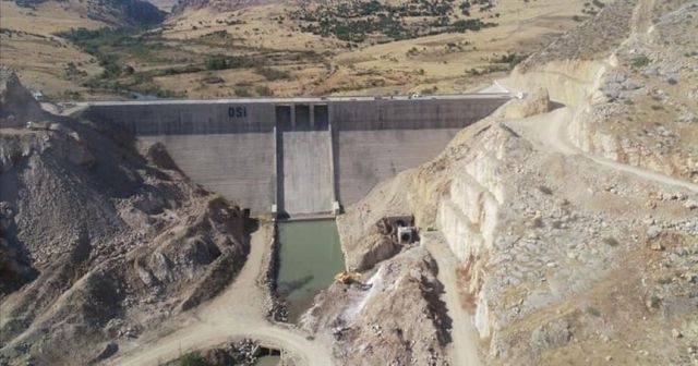 Ergani Barajı&#039;nda su tutulmaya başlandı