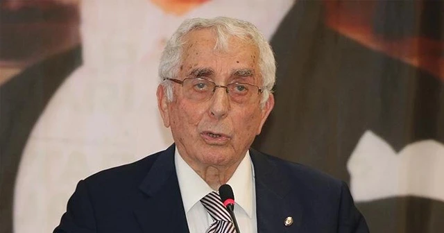Eski bakanlardan Ali Topuz hayatını kaybetti
