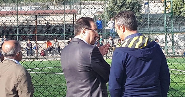 Fenerbahçe Başkanı Ali Koç Gülensu’da altyapı maçı izledi