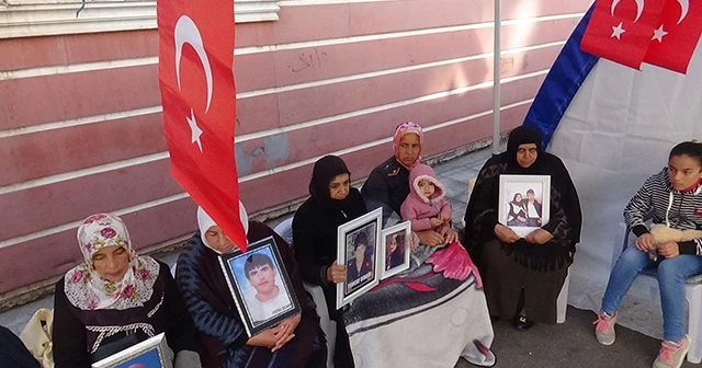 HDP önündeki ailelerin evlat nöbeti 59'uncu gününde