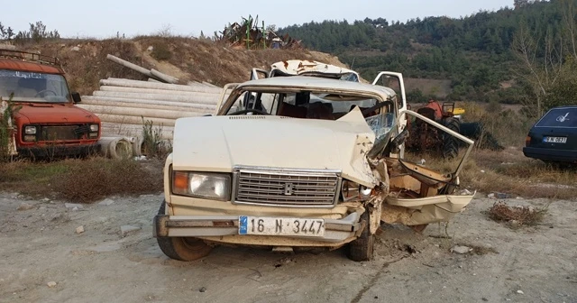 İki otomobil kafa kafaya çarpıştı: 1 ölü, 3 yaralı