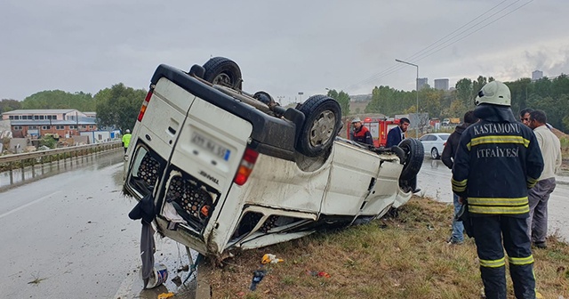 İşçileri taşıyan minibüs refüjde takla attı