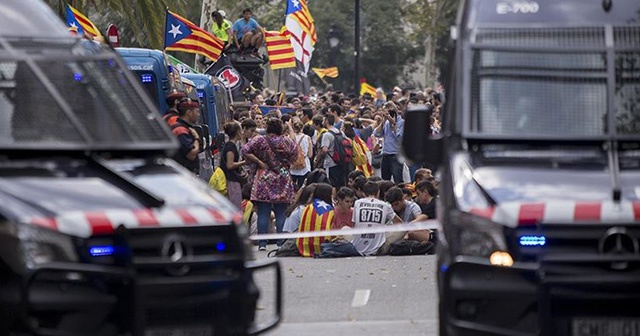 İspanyol polisinden Katalan protestoculara müdahale