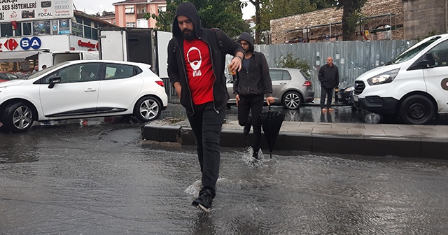 İstanbul Valiliğinden sağanak yağış uyarısı