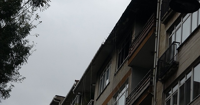 Kadıköy’de 5 katlı bina alev alev yandı