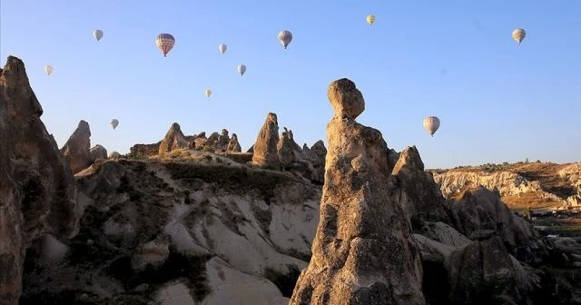 Kapadokya&#039;da balonlar 437 bin kişiyi uçurdu