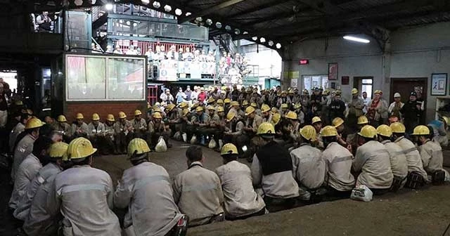 Kömür karası eller Mehmetçik'e dua için açıldı