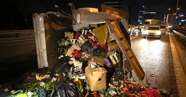 Küçükçekmece&#039;de trafik kazası: 2 yaralı