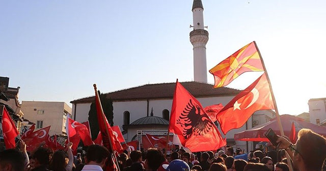 Kuzey Makedonya'da 'Türkiye ile Dayanışma Mitingi'