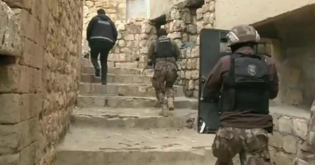 Mardin’de zehir tacirlerine özel harekat destekli şafak operasyonu