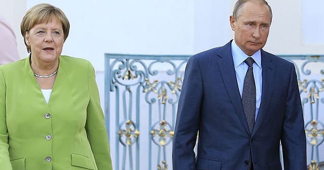 Merkel ve Putin, Ukrayna, Suriye ve Libya&#039;yı görüştü