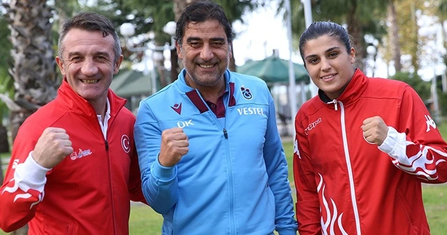Milli boksör Busenaz Sürmeneli, Ünal Karaman'ı ziyaret etti