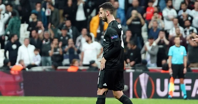 Oğuzhan Özyakup’a tribünlerden tepki