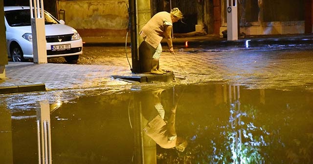 Sağanak Manisa&#039;yı da vurdu