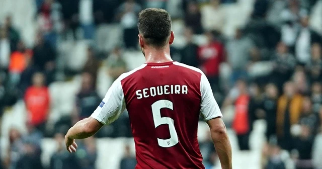 Sequeira sarı kart gördü, tabelada Bennett yazdı!