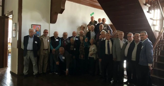 Sınıf arkadaşları 56 yıl sonra buluştu