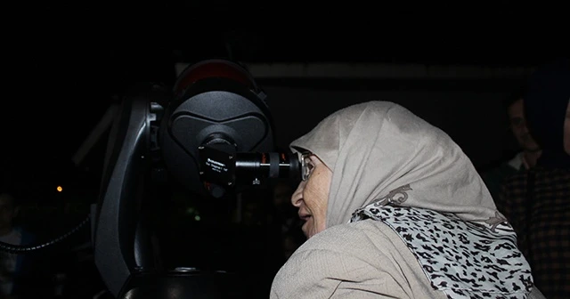 Süper Ay'a bakmak için 7’den 70’e herkes sıraya girdi