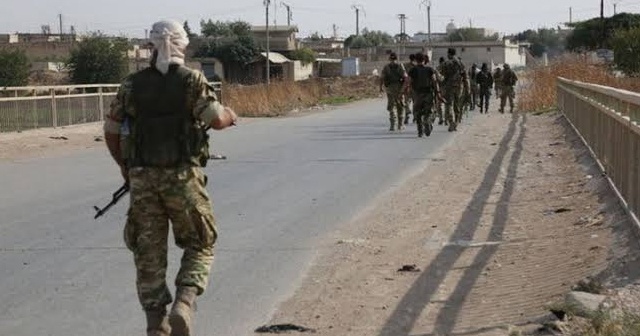 Suriye Milli Ordusu, köy sakinleri tarafından sevinçle karşılandı