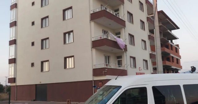 Üçüncü kattan düşen kadın hayatını kaybetti