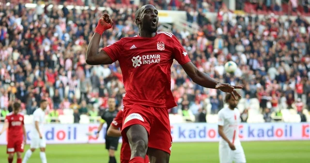 Yiğidolar evinde kral