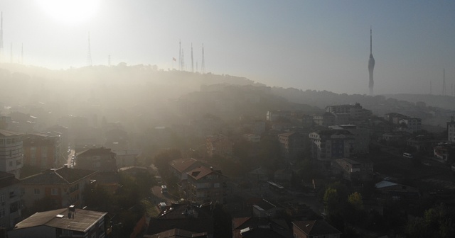 Yoğun sisin oluşturduğu manzara havadan görüntülendi