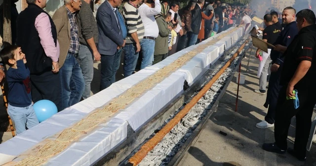 46 metrelik kebap saniyeler içinde tüketildi